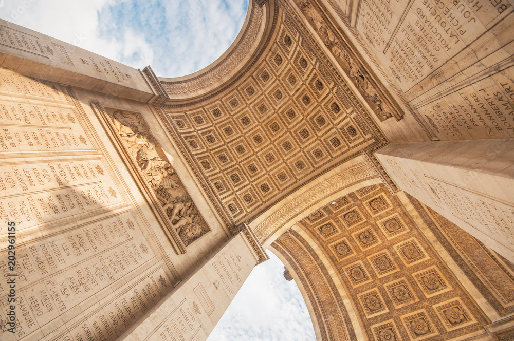 Εκτύπωση καμβά The Arc de Triomphe in paris, seen from below