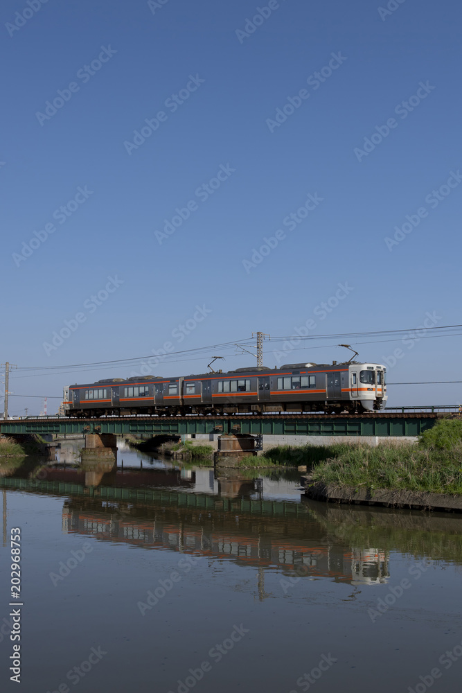 関西本線の電車（2018年4月撮影）