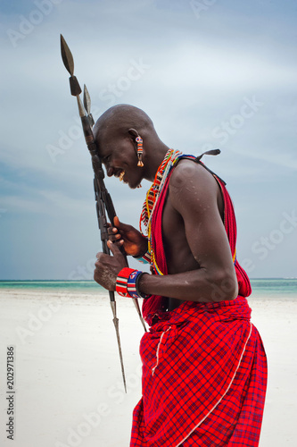 Tableau sur toile Portrait of a Maasai warrior, Diani Beach, Ukunda, Kenya