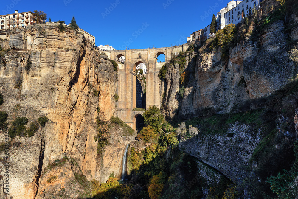 Φωτογραφία Cliffs and Puente Nuevo bridge in Ronda, one of the famous villages in Andalusia