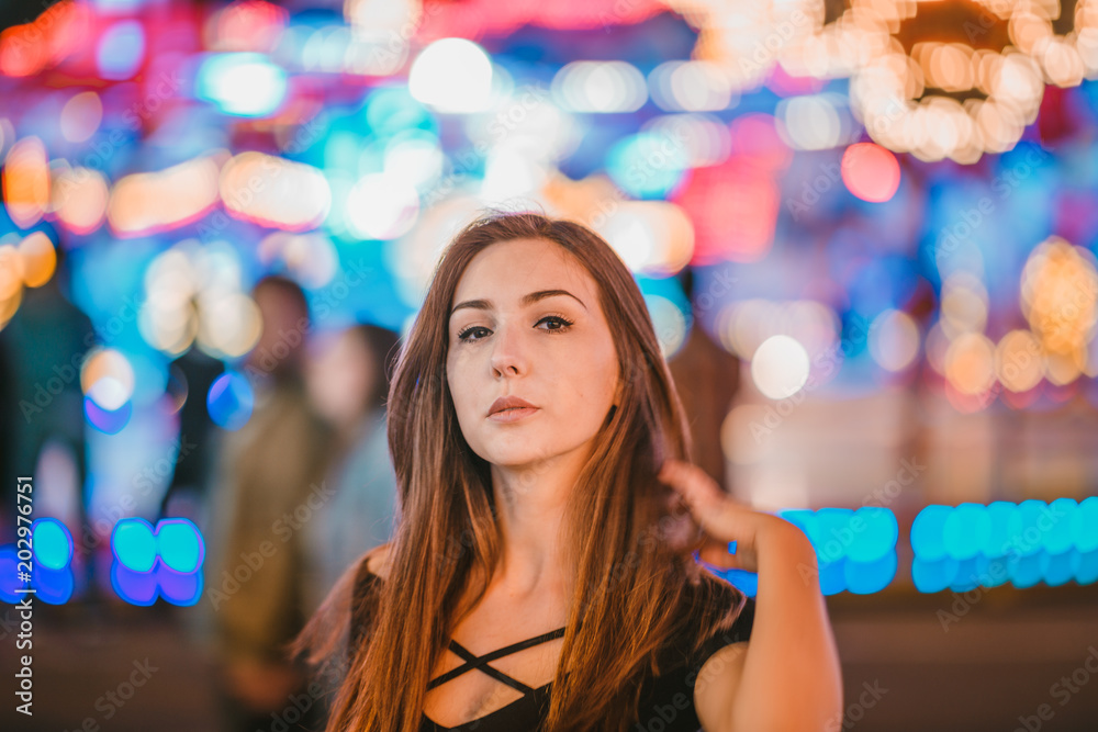 Junge Frau Portrait mit Lichtern