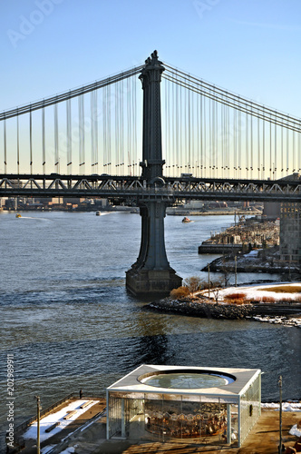 Jane's Carousel and Manhattan Bridge