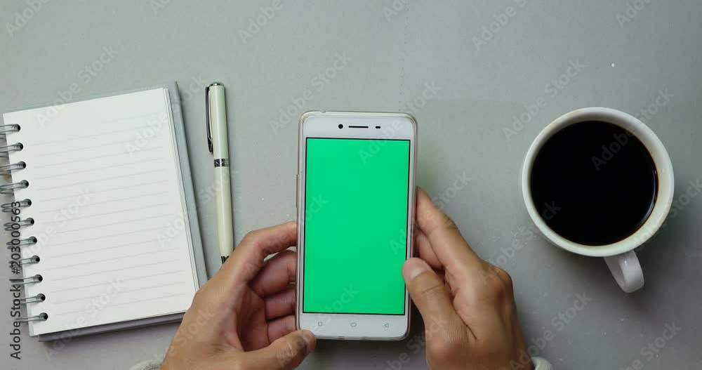 Using smart phone on green screen with internet mobile