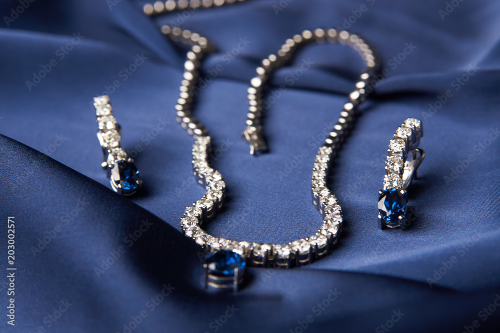 Fashion jeweller Platinum Wheat Chains Neck Chain Necklace for Boyfriends  gents man women girls stylish.