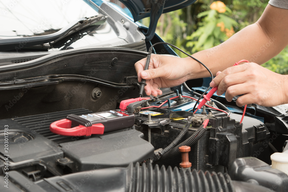 Checking power of battery by clamp meter, maintenance car by yoursalf, Monthly check. Checking power of battery by clamp meter, maintenance car by yoursalf, Monthly check.