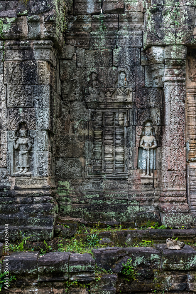 Naklejka premium Tempelfiguren in Angkor Wat