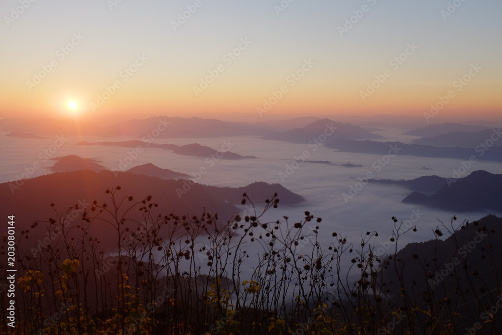 Obraz premium Sunrise over Laos 
