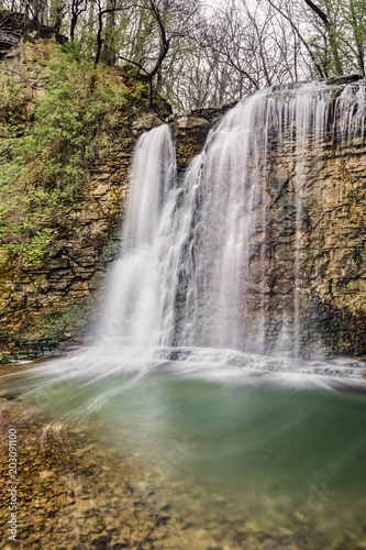 Fototapeta Naklejka Na Ścianę i Meble -  Waterfall on Hayden Run - Columbus, Ohio