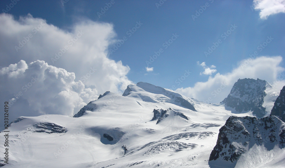 Fototapeta premium panorama view of a mountain landscape near Zermaat with the famous Strahlhorn peak