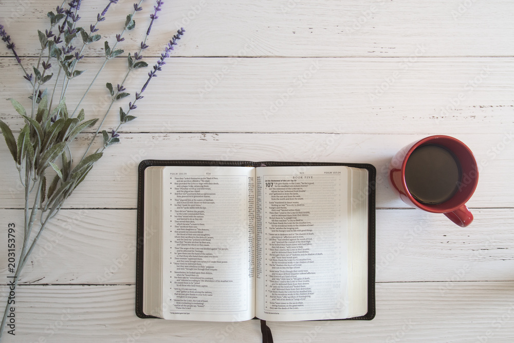 Naklejka premium Bible Study on a White Wood Table