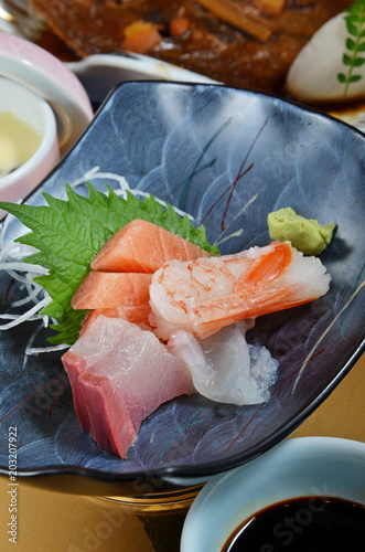 Delicious Japanese fresh raw seafoods-Sashimi 