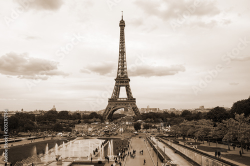 Fototapeta Naklejka Na Ścianę i Meble -  Tour Eiffel in Paris