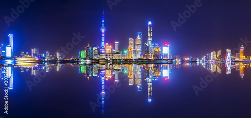 Panoramic view of Lujiazui, Shanghai © 昊 周