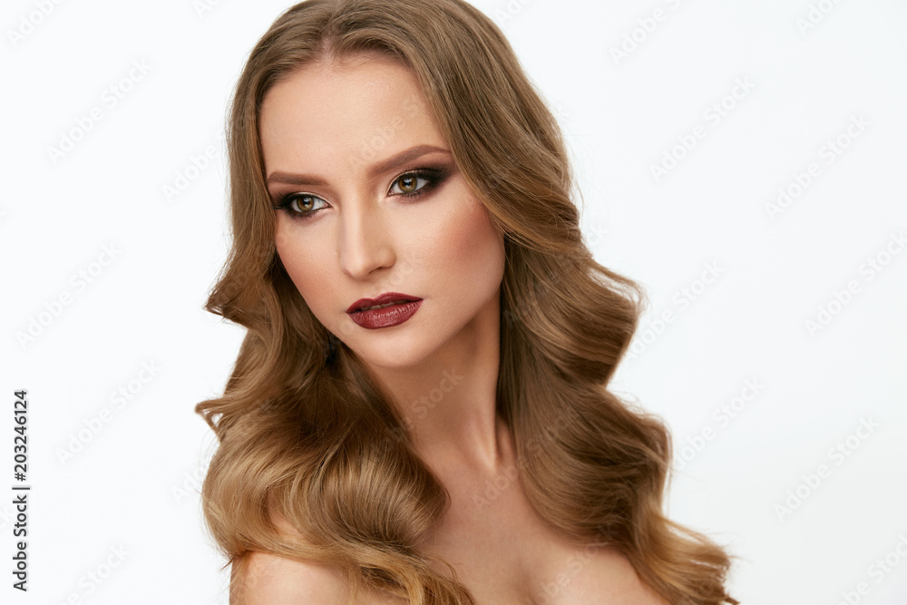 Beauty Makeup. Young Woman With Beautiful Face And Hairstyle Beauty Makeup. Young Woman With Beautiful Face And Hairstyle