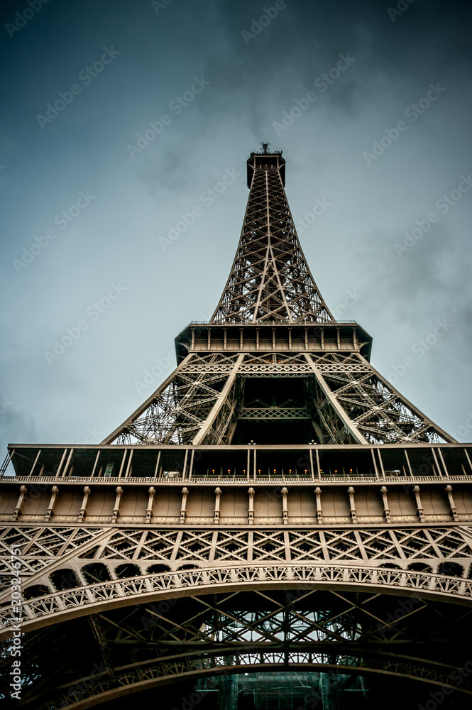 Eiffelturm solo