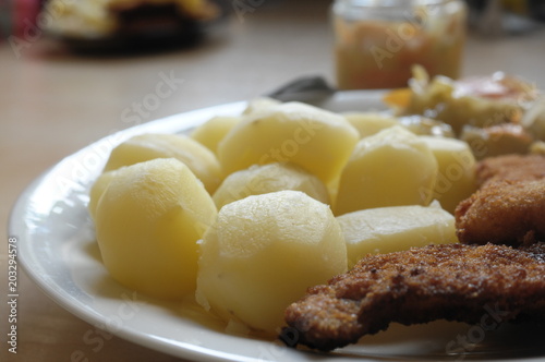 Obiad, ziemniaki z rybą © Pawel