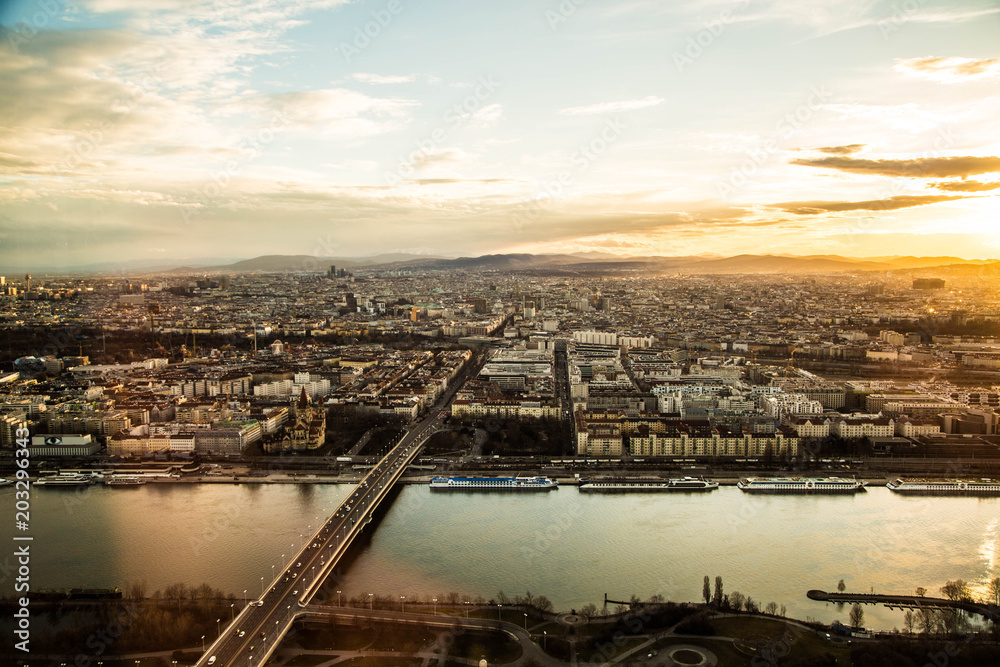 Panorama von Wien bei Sonnenuntergang