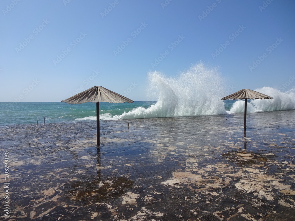 Wellen an Strand bei Porec