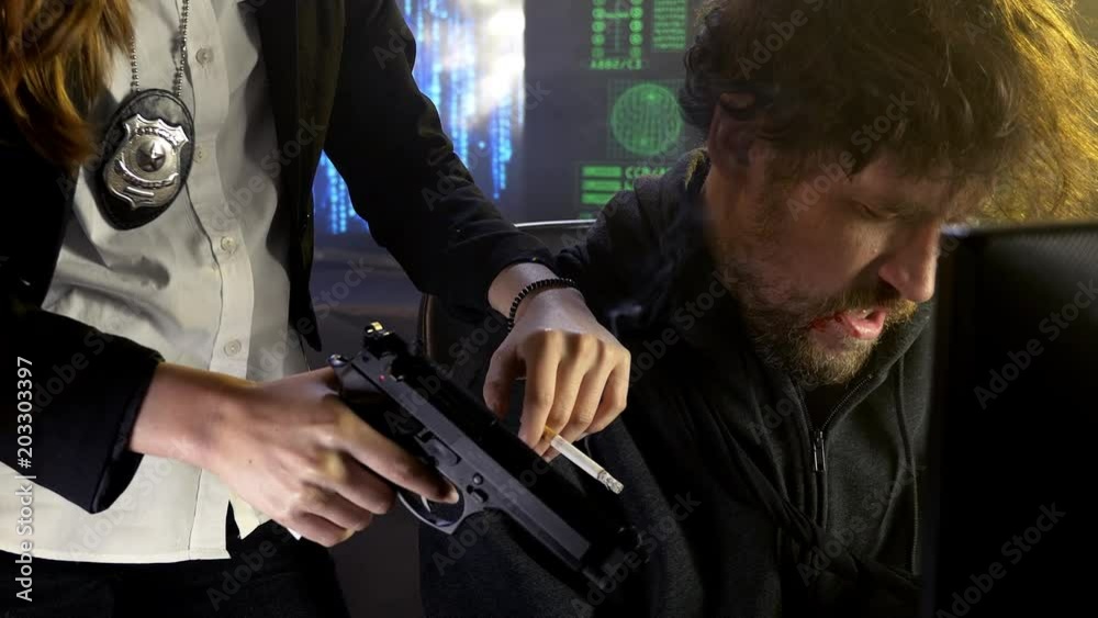 Police agent forcing criminal hacker to tell password Police agent forcing criminal hacker to tell password