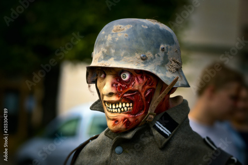 Haloween zombie costume mask © Per Grunditz