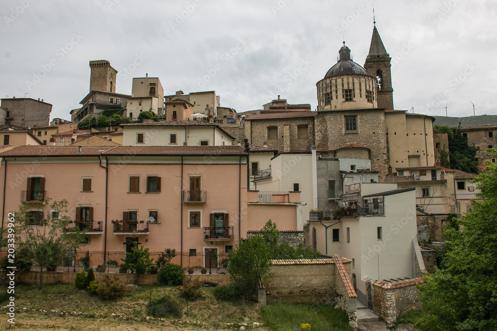 Borgo medievale di Cocullo nell'appennino Abruzzese, Italia
