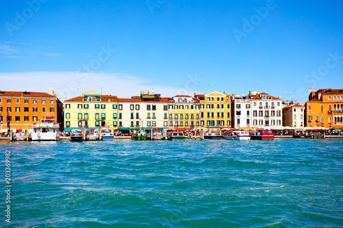 Waterfront in Venice © Roman Sigaev