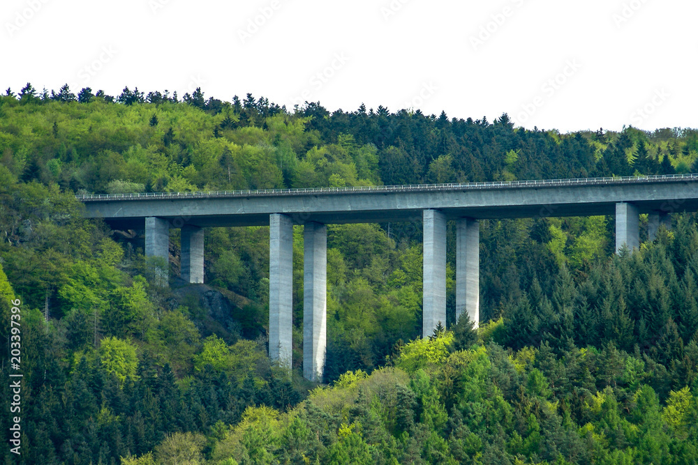 Autobahnbrücke Wald