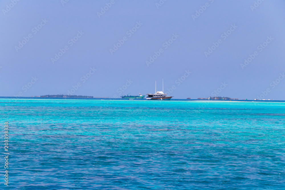 Fototapeta premium Yacht in the sea
