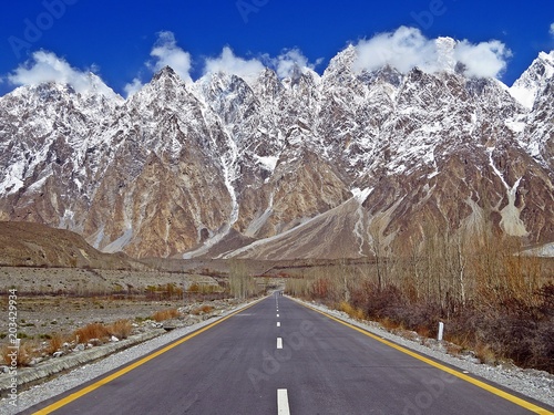 Karakoram Highway, Pakistan photo