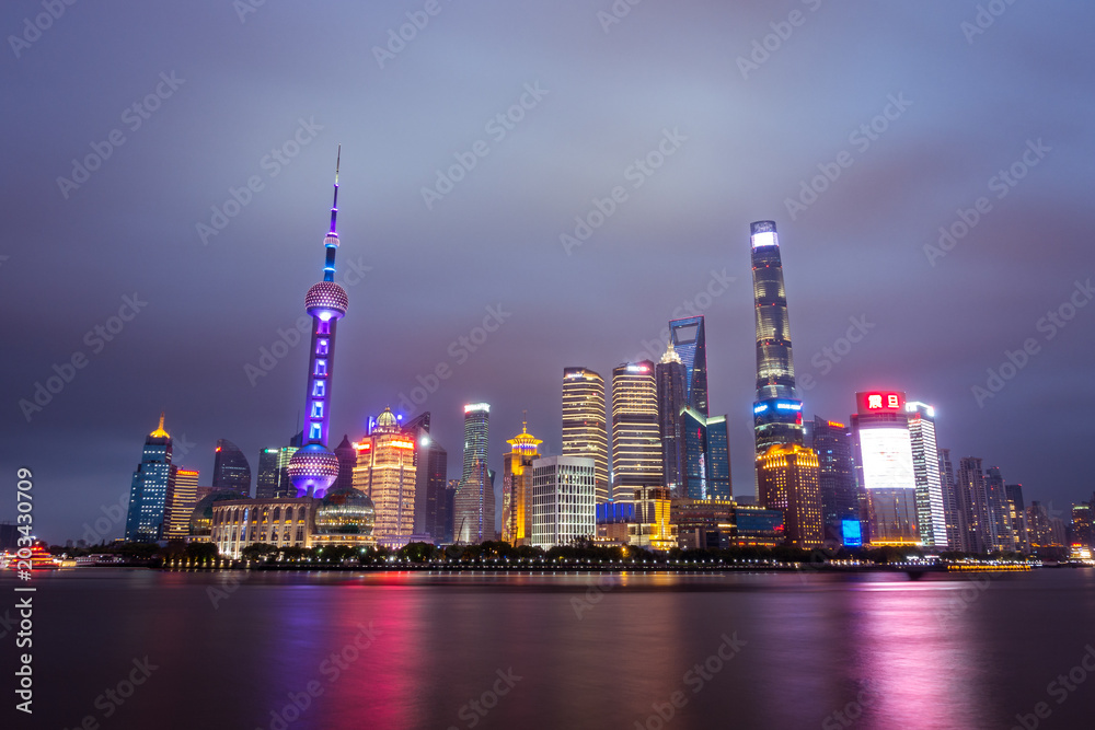 Fototapeta premium Night Scene of The Oriental Pearl Tower in Shanghai,China April 2018