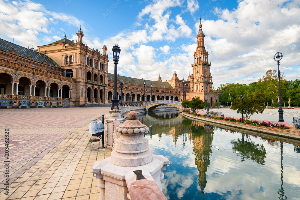 Fototapeta premium beautiful square of plaza de españa in seville, Spain