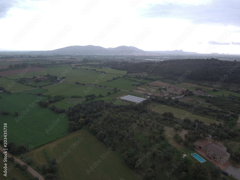 Drone en L´Escala pueblo de costa de el Emporda  en Gerona, Costa Brava (Cataluña,España). Fotografia aerea con Drone.