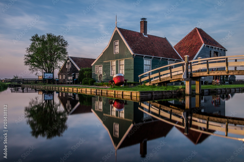 Fototapeta premium Sunset in Zaanse Schans