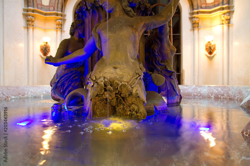 Fototapeta premium Brunnen im Palais Ferstel