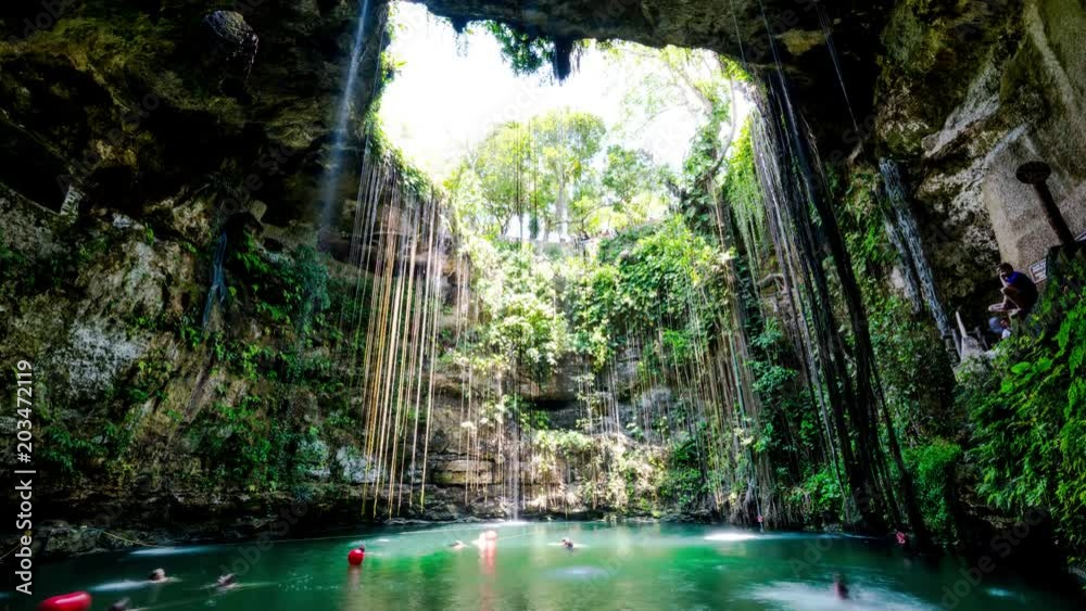 Cenote Ik Kil Timelapse Video, Yucatan, Mexico