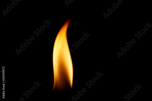 Obraz na płótnie Single naked flame in black space. w salonie