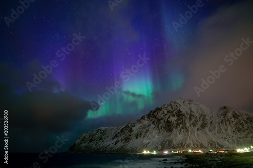 Aurora ылн in Skaftafell, iceland