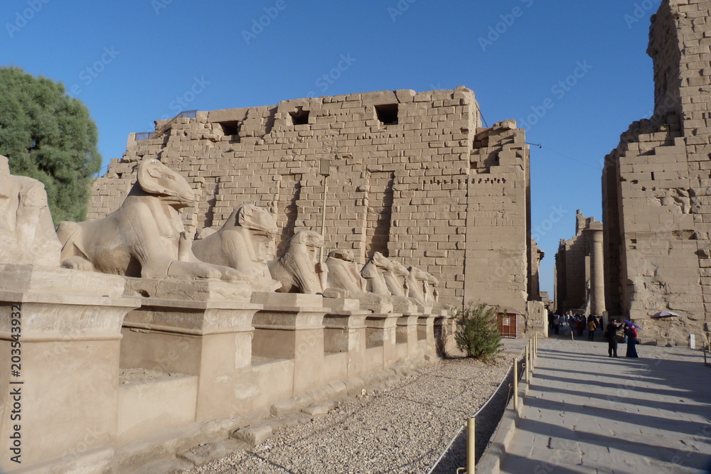 Sphinxallee im Tempel von Karnak.