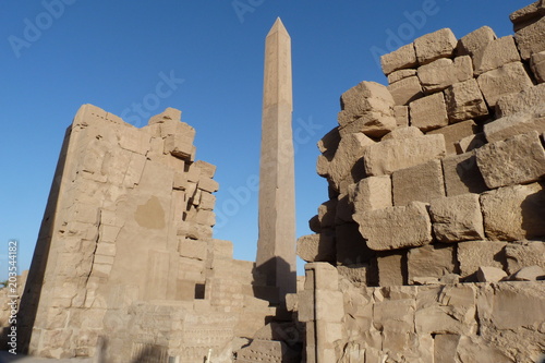 Obelisk im Tempel von Karnak bei Luxor in Oberägypten. photo