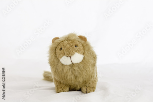Fototapeta Naklejka Na Ścianę i Meble -  stuffed animal lion on a white background .