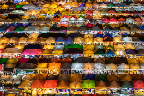 Colored night Thai market © Stéphane Bidouze