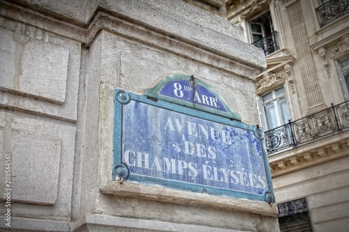 Paris Champs Elysees © Tupungato