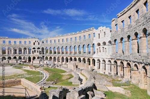 Billede på lærred The Pula Arena is the name of the amphitheatre located in Pula, Croatia