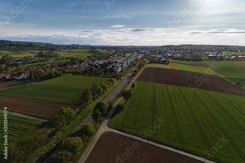 Luftaufnahme mit Blick nach Höfingen in Baden Württemberg