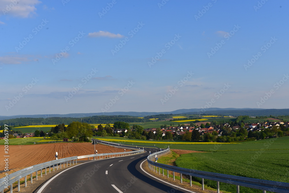 Landstrasse L 3009 bei Ronneburg Hessen 