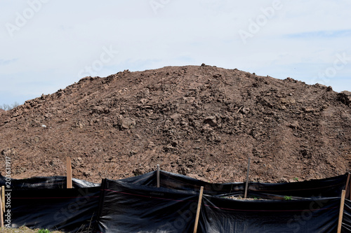 Εκτύπωση καμβά Fresh Clean Topsoil Dirt Hill for Organic Gardening and Landscaping