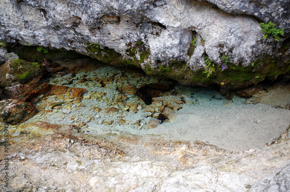 source d'eau a la montagne