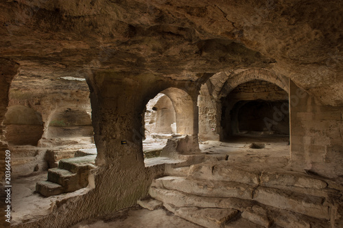 Höhlenkloster Saint-Roman bei Beaucaire © Eberhard