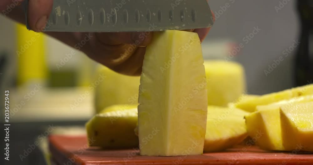découpe d'un ananas 