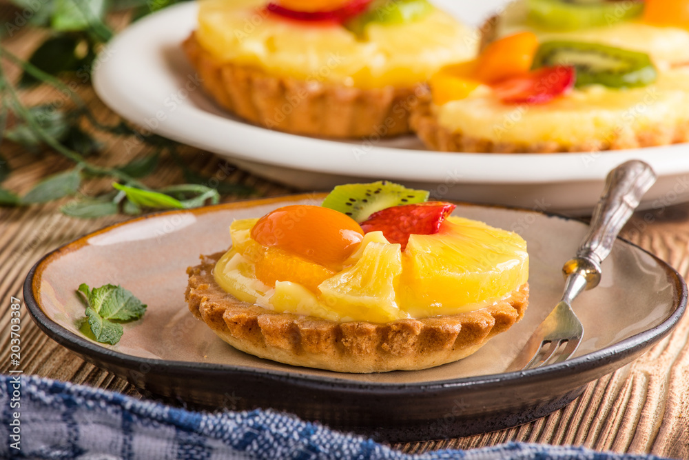 Mixed fruit tart. Mixed fruit tart.